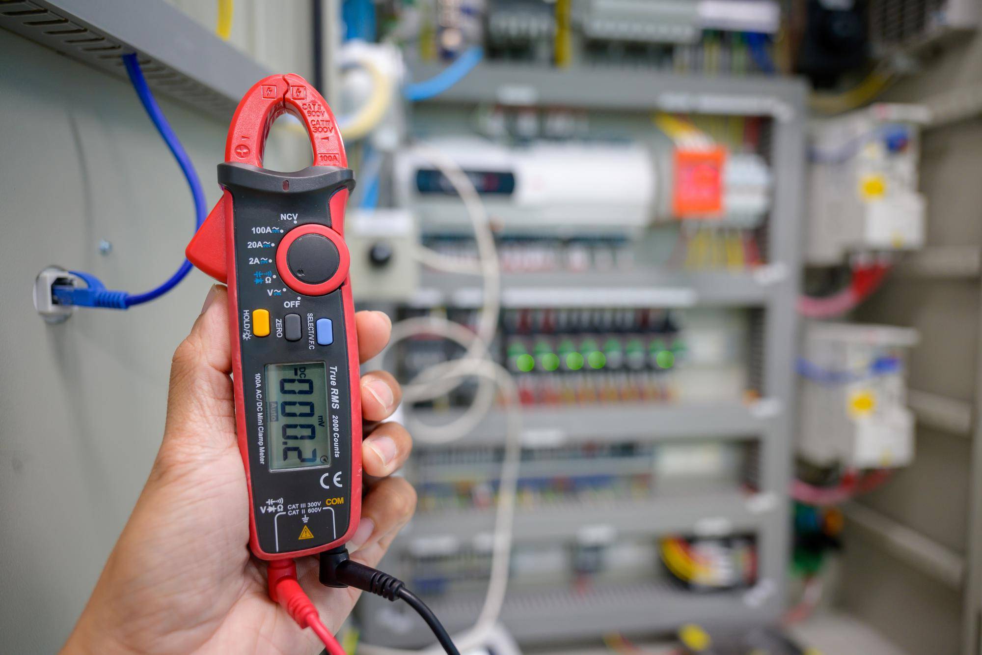 Jak przebiegają pomiary elektryczne w Busku-Zdroju?