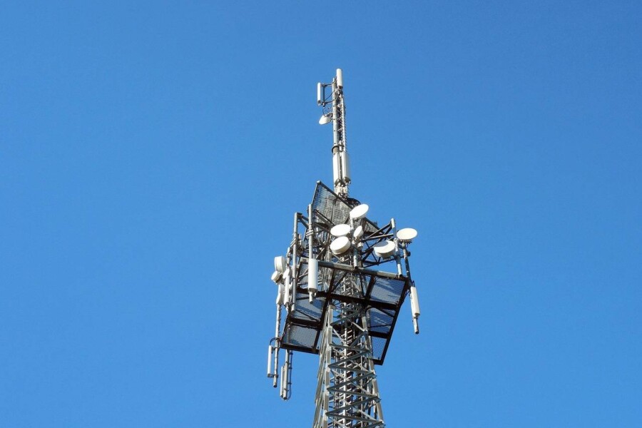 Jak podłączyć przekaźnik bistabilny do typowych układów elektrycznych?