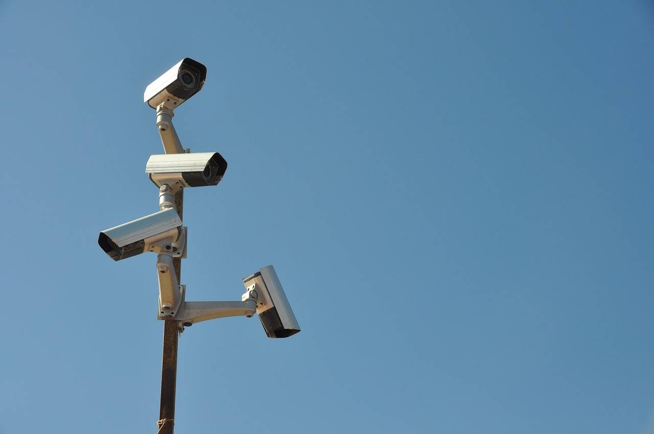 Kamery do monitoringu co to i kiedy warto je stosować?
